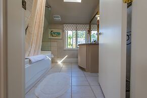 Crystal's View Bed & Breakfast