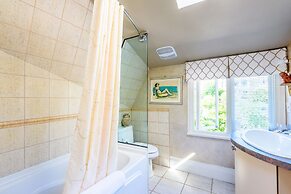 Crystal's View Bed & Breakfast