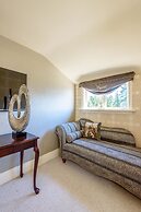 Crystal's View Bed & Breakfast