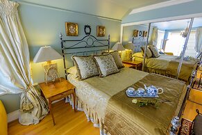 Crystal's View Bed & Breakfast