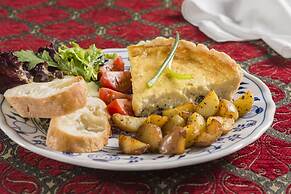 Crystal's View Bed & Breakfast