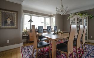 Crystal's View Bed & Breakfast