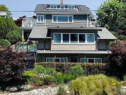 Crystal's View Bed & Breakfast