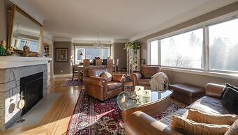 Crystal's View Bed & Breakfast