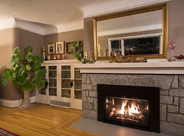 Crystal's View Bed & Breakfast