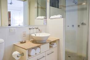 Meridian Port Douglas - Adults only