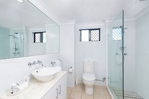 Meridian Port Douglas - Adults only