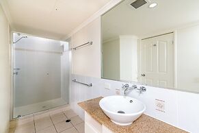 Meridian Port Douglas - Adults only