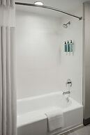 Courtyard by Marriott Hamilton