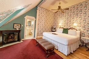 Yelton Manor Bed & Breakfast