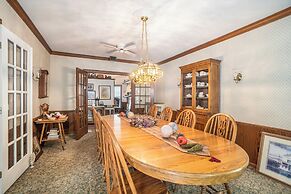 Yelton Manor Bed & Breakfast