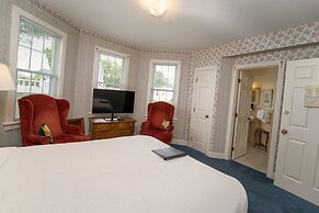 Yelton Manor Bed & Breakfast