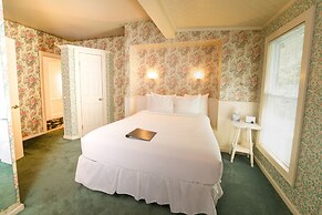 Yelton Manor Bed & Breakfast