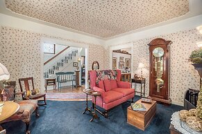 Yelton Manor Bed & Breakfast