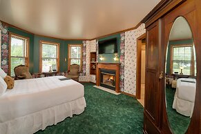 Yelton Manor Bed & Breakfast