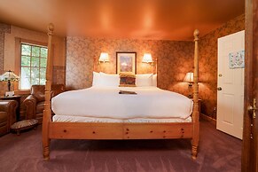 Yelton Manor Bed & Breakfast