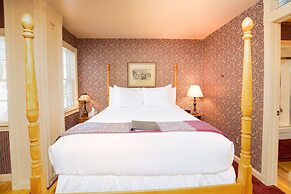 Yelton Manor Bed & Breakfast