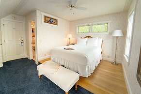 Yelton Manor Bed & Breakfast