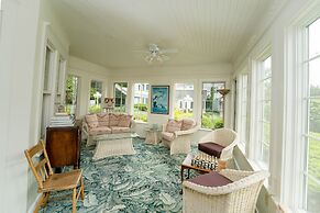 Yelton Manor Bed & Breakfast