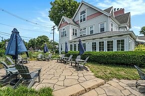 Yelton Manor Bed & Breakfast