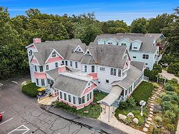 Yelton Manor Bed & Breakfast