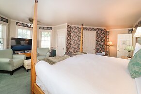 Yelton Manor Bed & Breakfast