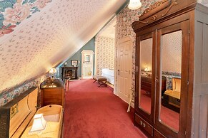 Yelton Manor Bed & Breakfast