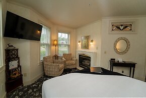 Yelton Manor Bed & Breakfast