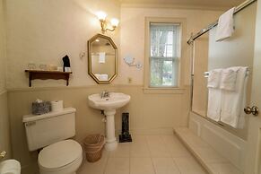 Yelton Manor Bed & Breakfast