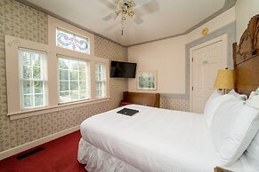 Yelton Manor Bed & Breakfast