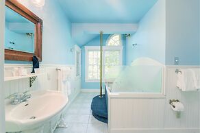 Yelton Manor Bed & Breakfast