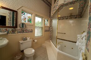 Yelton Manor Bed & Breakfast