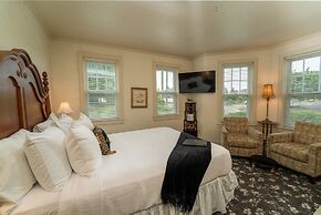 Yelton Manor Bed & Breakfast