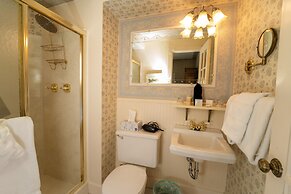 Yelton Manor Bed & Breakfast