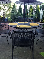 Red Lion Bed & Breakfast