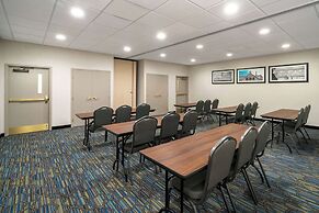 La Quinta Inn & Suites by Wyndham Latham Albany Airport