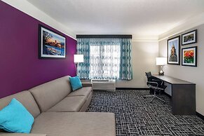 La Quinta Inn & Suites by Wyndham Latham Albany Airport