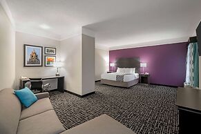 La Quinta Inn & Suites by Wyndham Latham Albany Airport