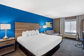 Comfort Inn & Suites Harrisburg-Hershey North