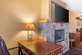 Best Western Premier The Lodge on Lake Detroit