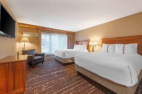 Best Western Premier The Lodge on Lake Detroit