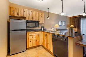 Best Western Premier The Lodge on Lake Detroit