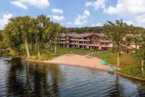 Best Western Premier The Lodge on Lake Detroit