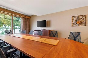 Best Western Premier The Lodge on Lake Detroit