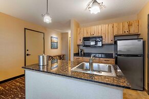 Best Western Premier The Lodge on Lake Detroit