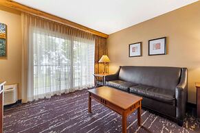 Best Western Premier The Lodge on Lake Detroit