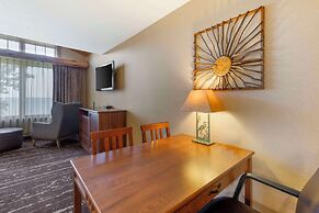 Best Western Premier The Lodge on Lake Detroit