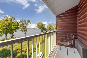Best Western Premier The Lodge on Lake Detroit