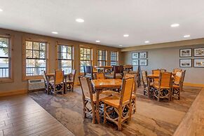 Best Western Premier The Lodge on Lake Detroit