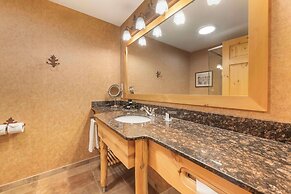 Best Western Premier The Lodge on Lake Detroit